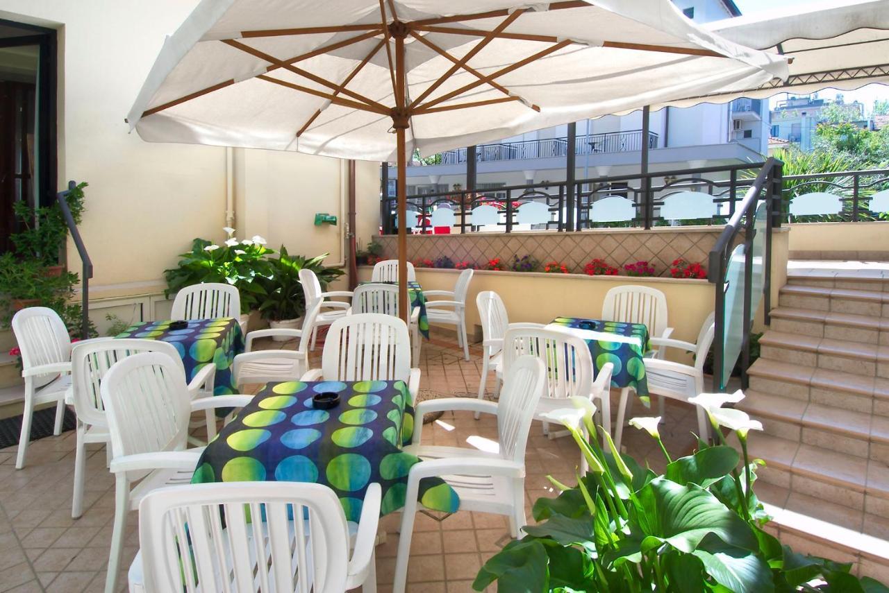 Hotel Villa Lieta Ρίμινι Εξωτερικό φωτογραφία
